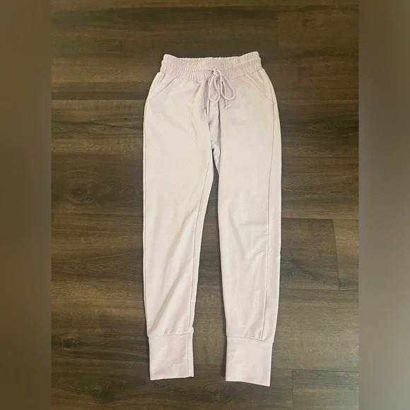 NWOT FREE PEOPLE Movement Skinny Jogger Pants Sweatpants size XS - Picture 2 of 5